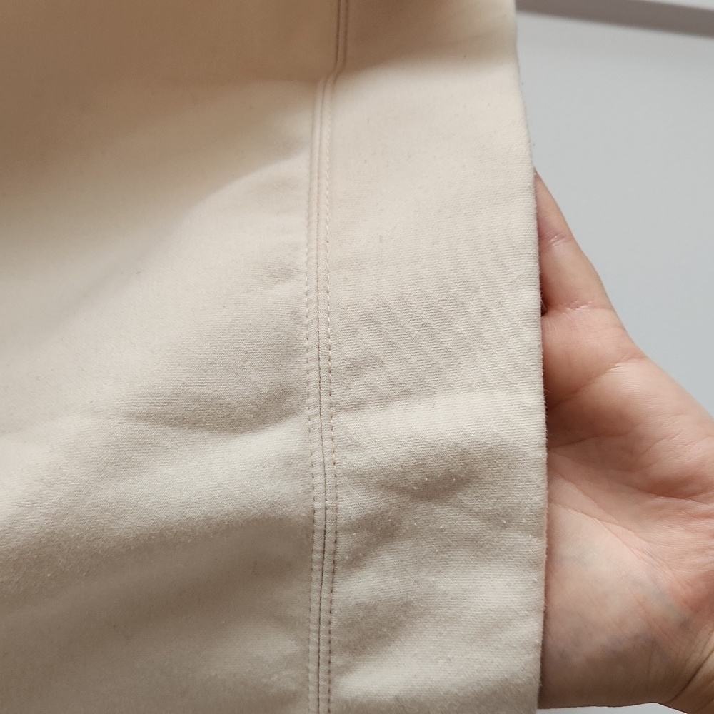 Uniqlo Cream Sweatshirt, Size L - Picture 9 of 12